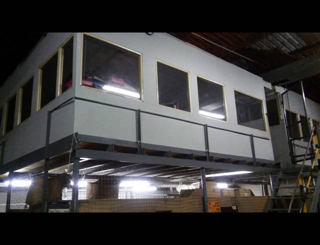 5,200M² WAREHOUSE TO LET IN AUREUS